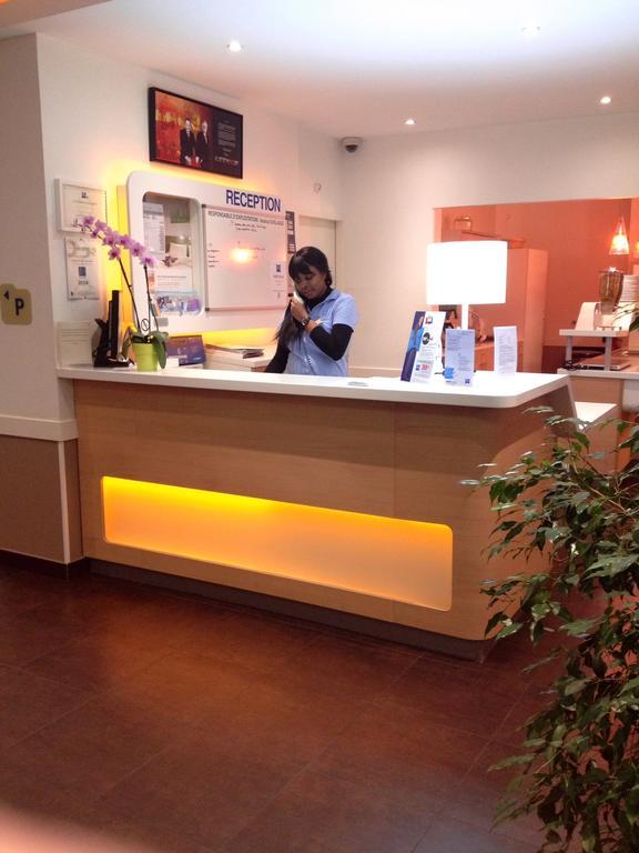 Ibis Budget Saint-Quentin Centre Gare Exterior foto