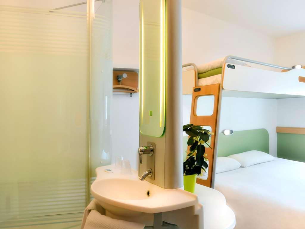 Ibis Budget Saint-Quentin Centre Gare Exterior foto