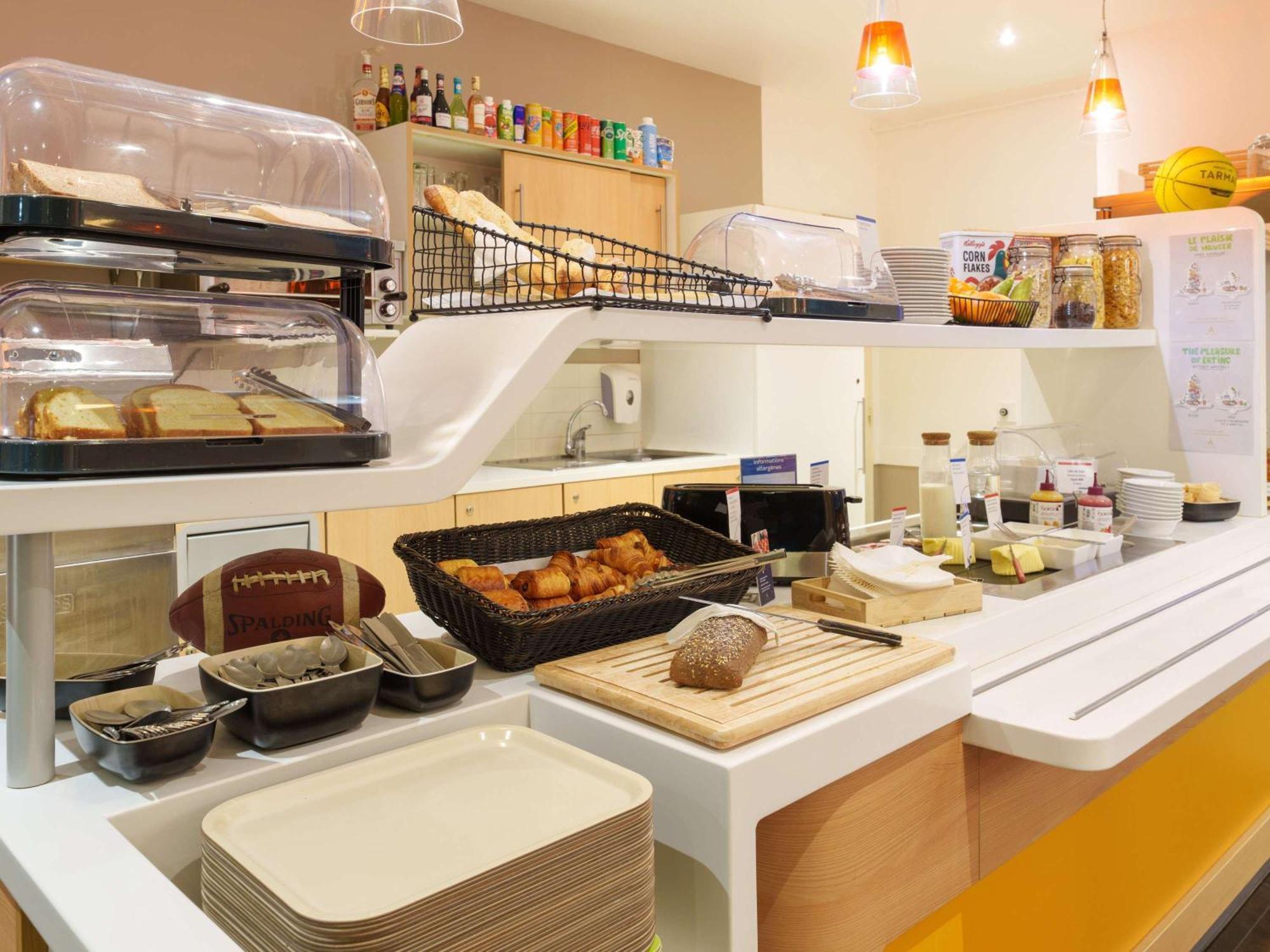 Ibis Budget Saint-Quentin Centre Gare Exterior foto