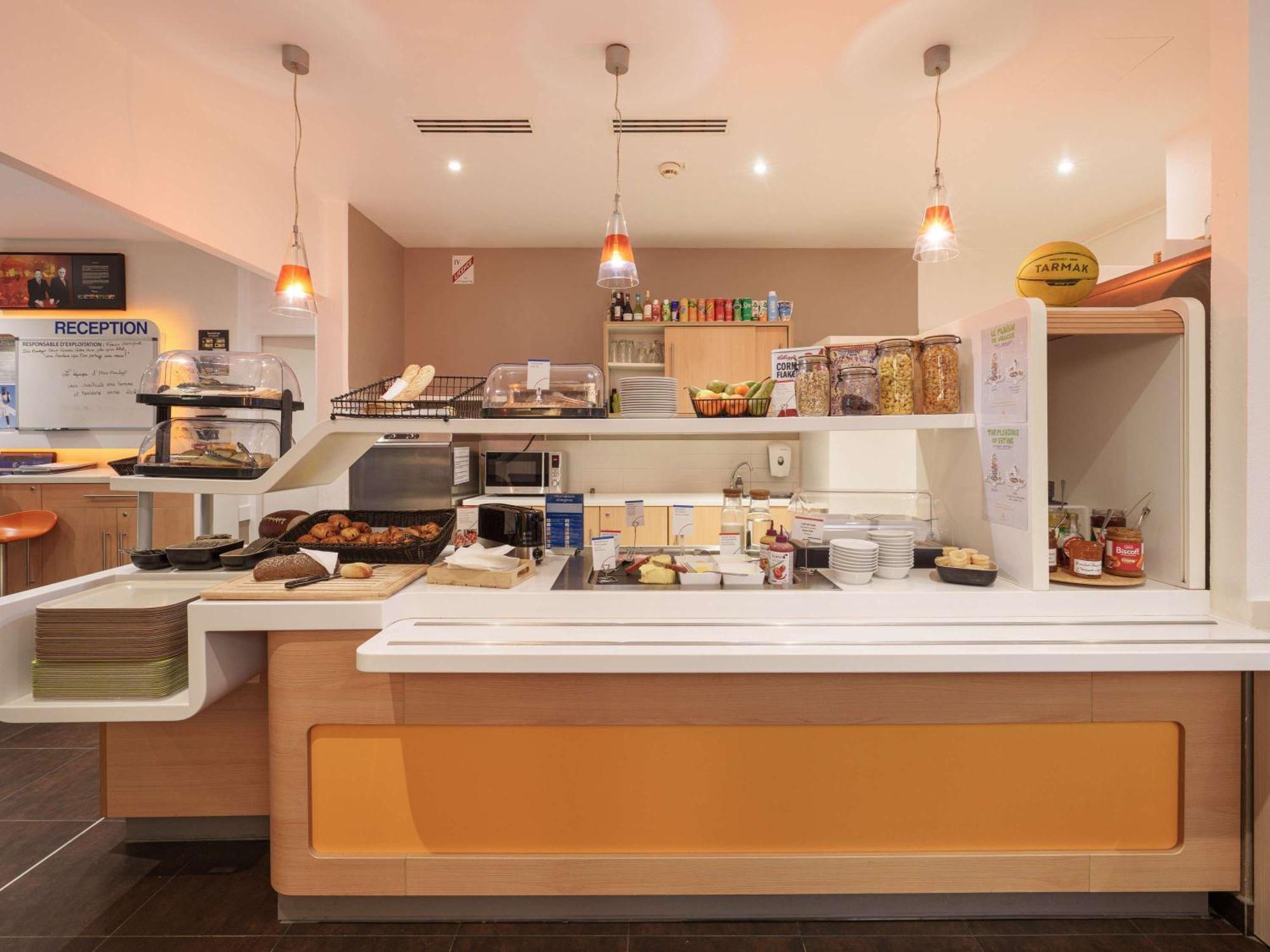 Ibis Budget Saint-Quentin Centre Gare Exterior foto