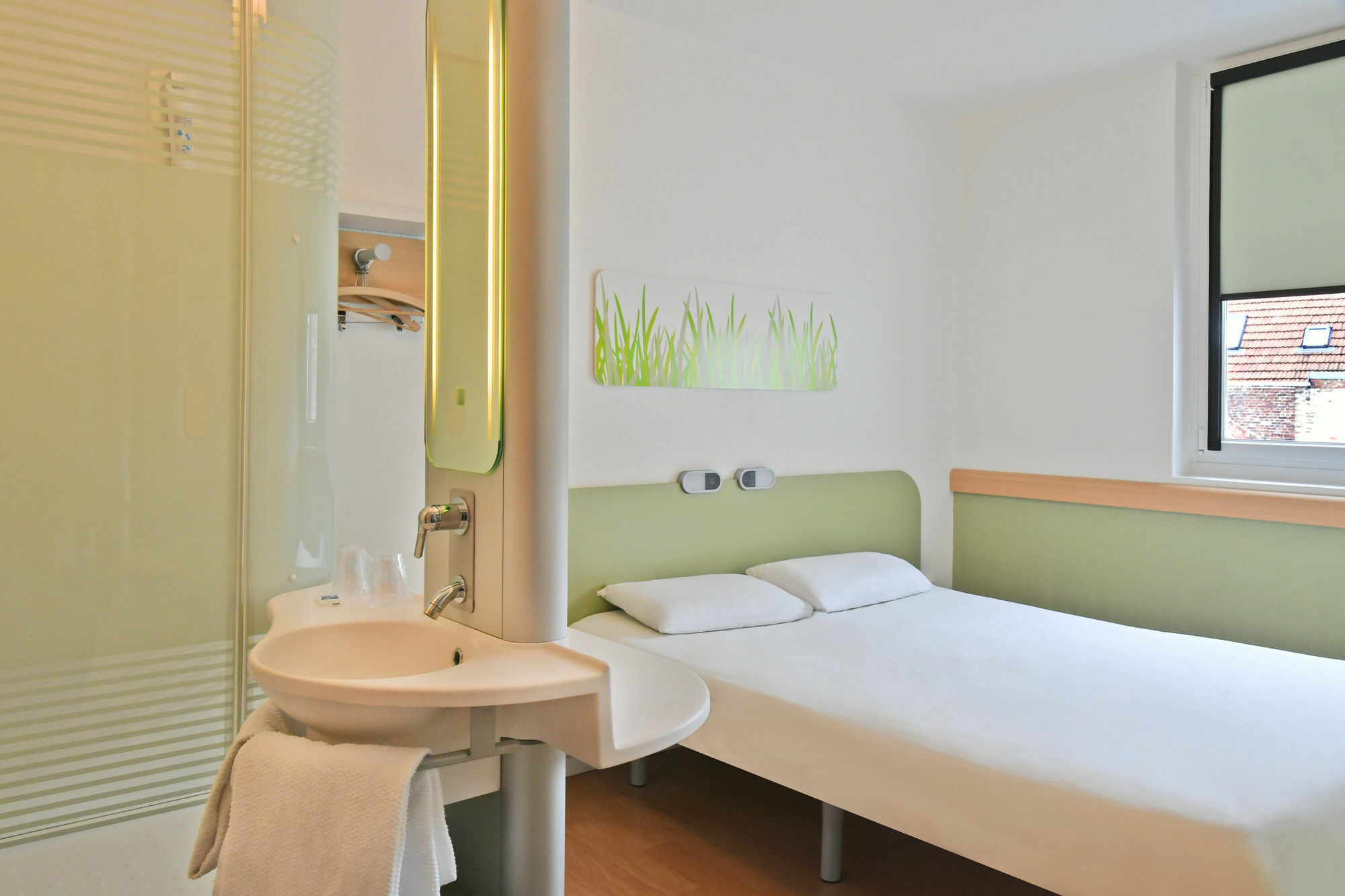 Ibis Budget Saint-Quentin Centre Gare Exterior foto