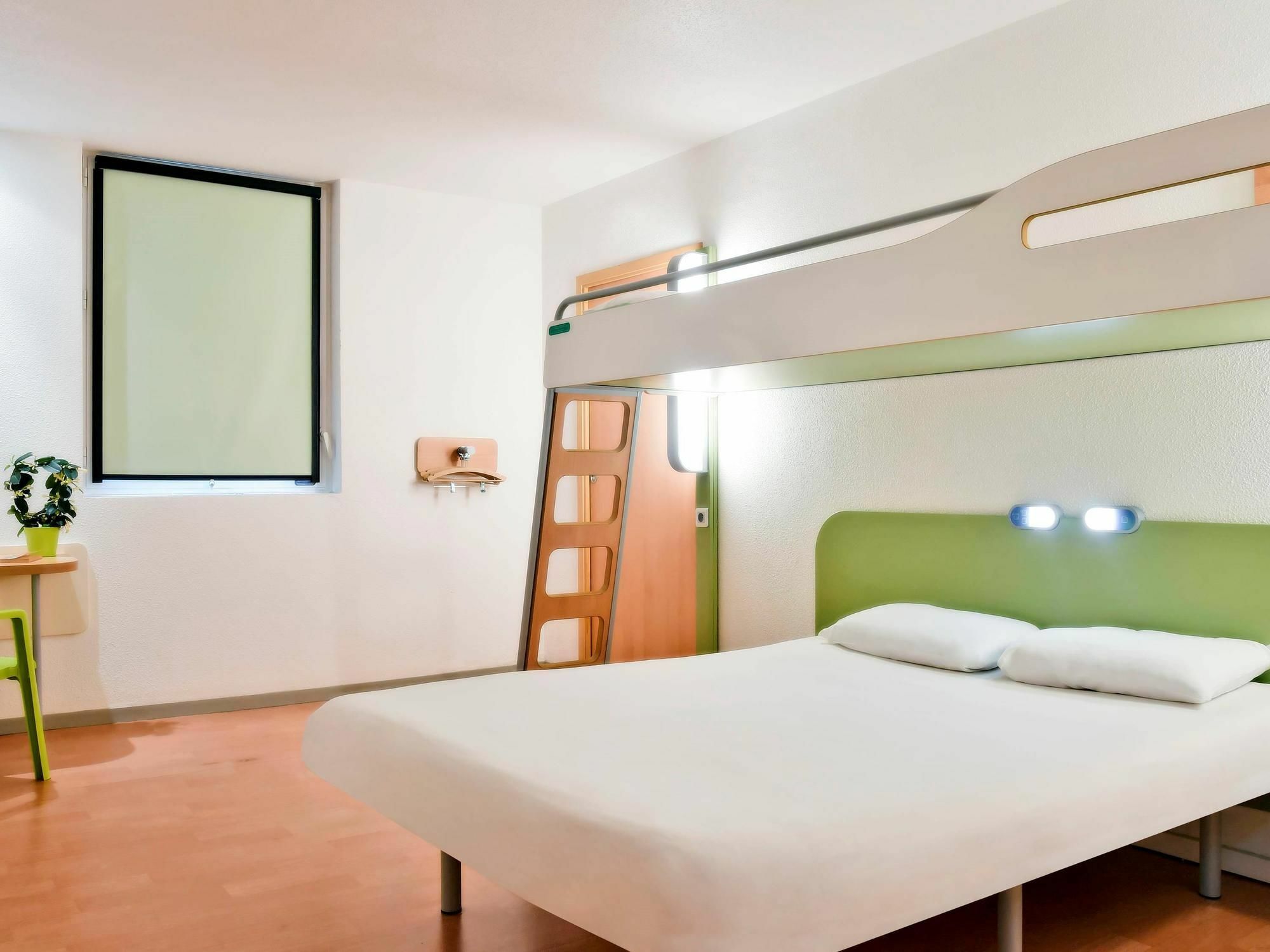 Ibis Budget Saint-Quentin Centre Gare Exterior foto