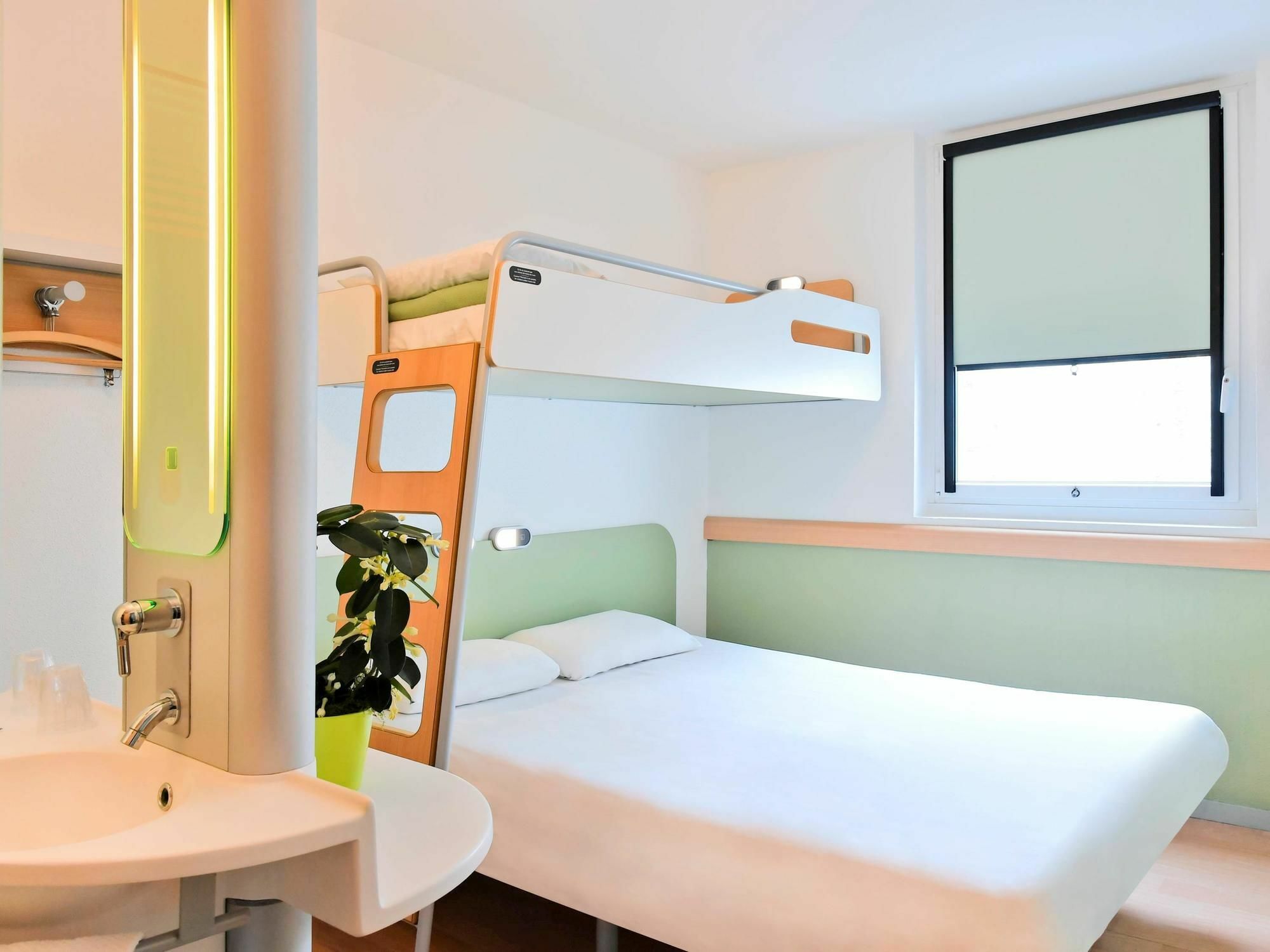 Ibis Budget Saint-Quentin Centre Gare Exterior foto